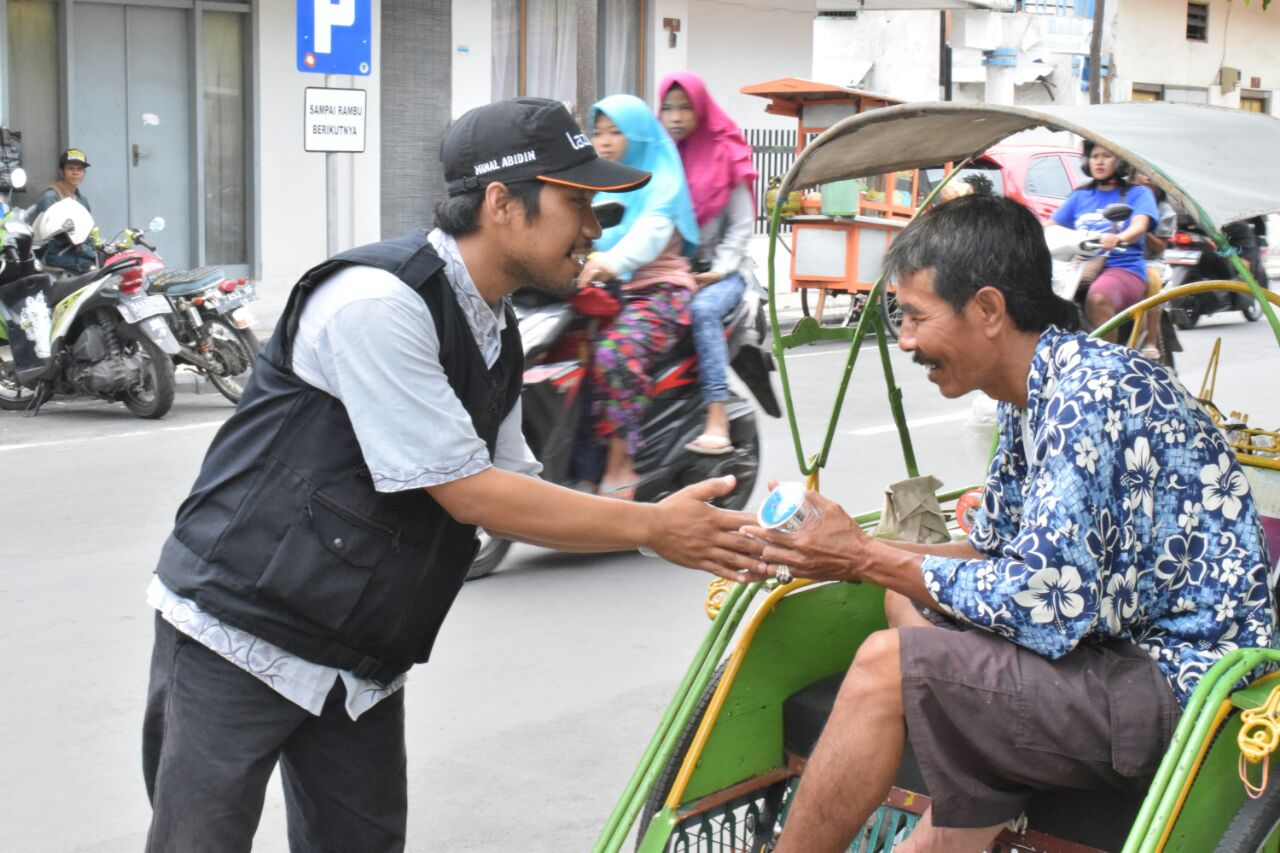 BERBAGI NASI GRATIS JUMAT BERKAH